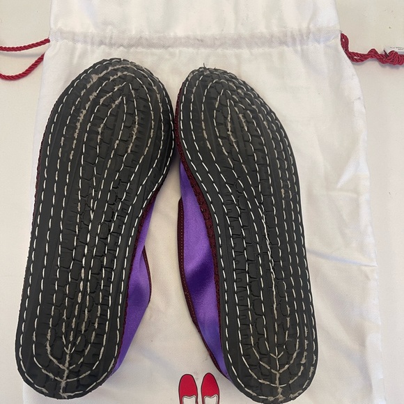 LIKE NEW Vibi Venezia Satin Purple Loafers sz 38 - Picture 3 of 5